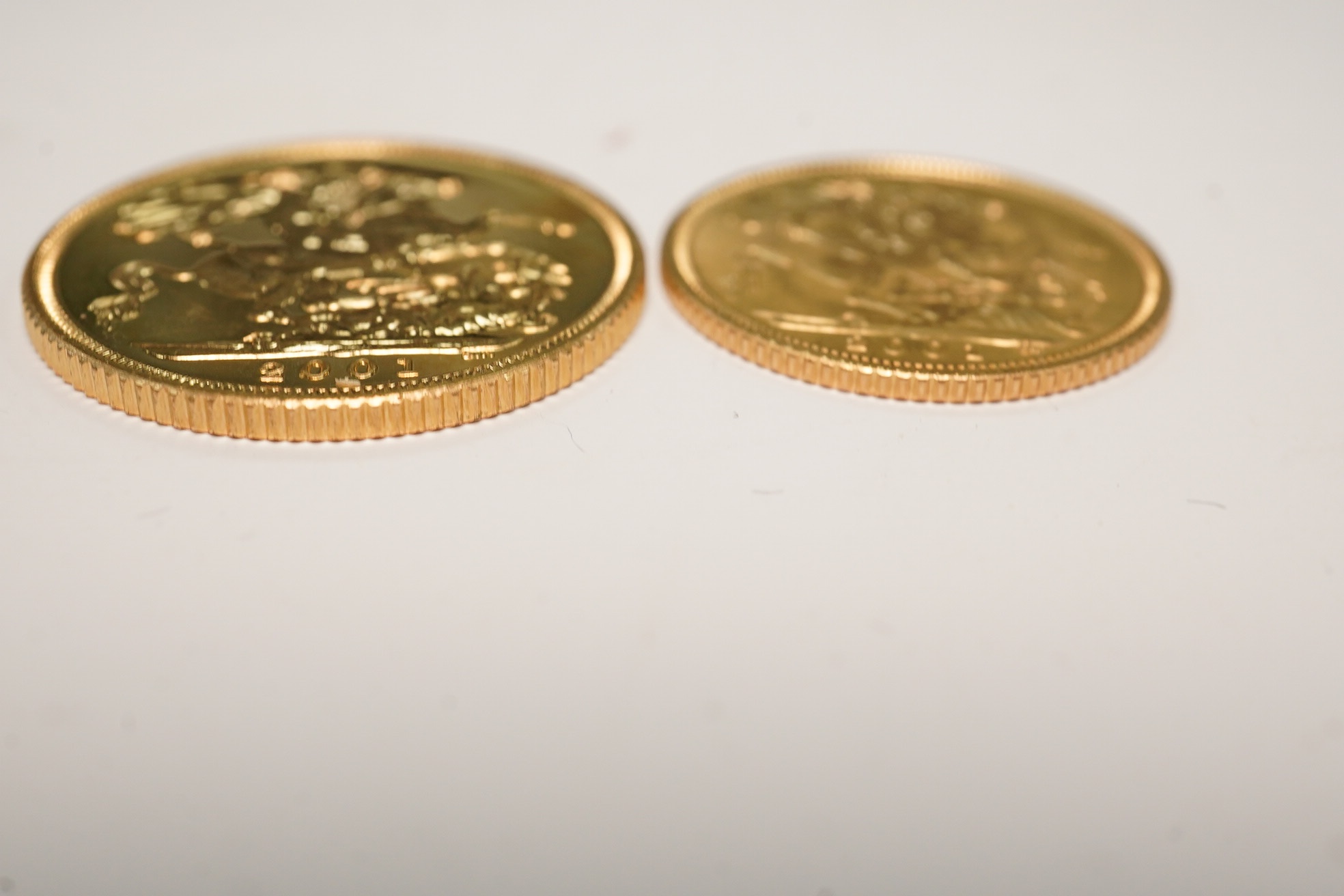 British gold coins, QEII, sovereign and half sovereign, both 2001